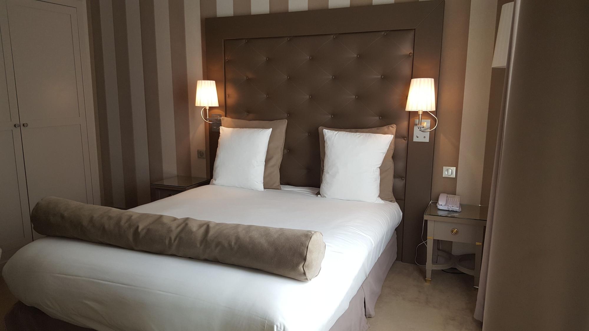 Hotel Saint Cyr Etoile Paris