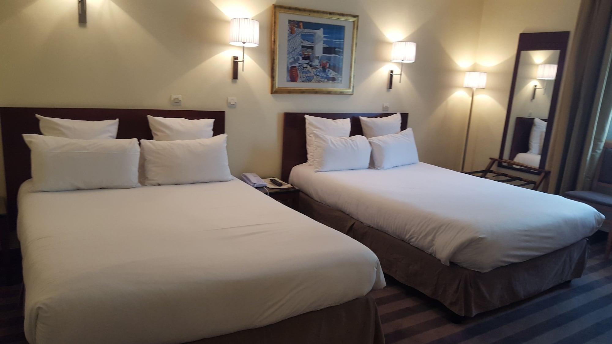 Hotel Saint Cyr Etoile Paris