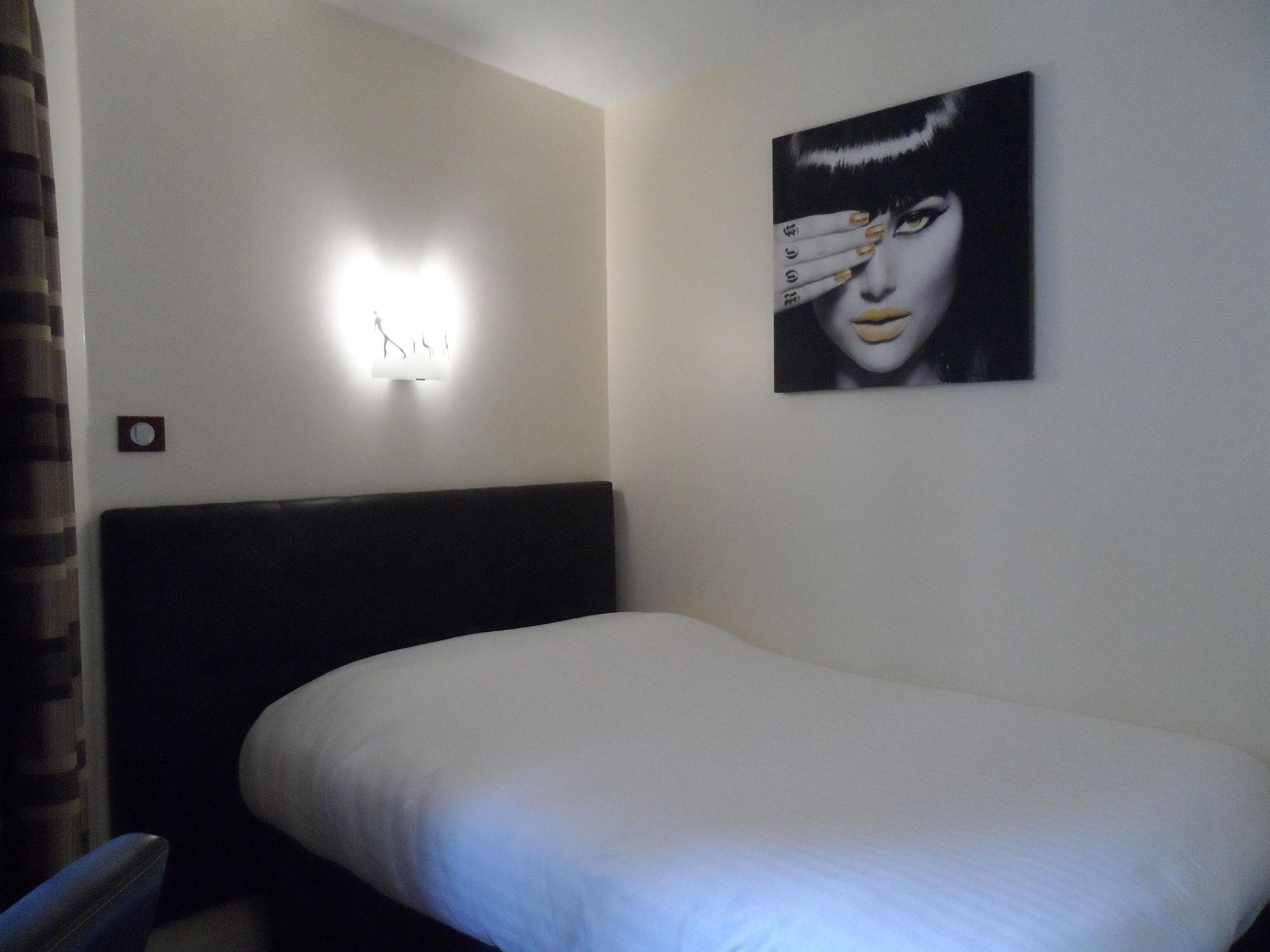 Monceau 2* Paris