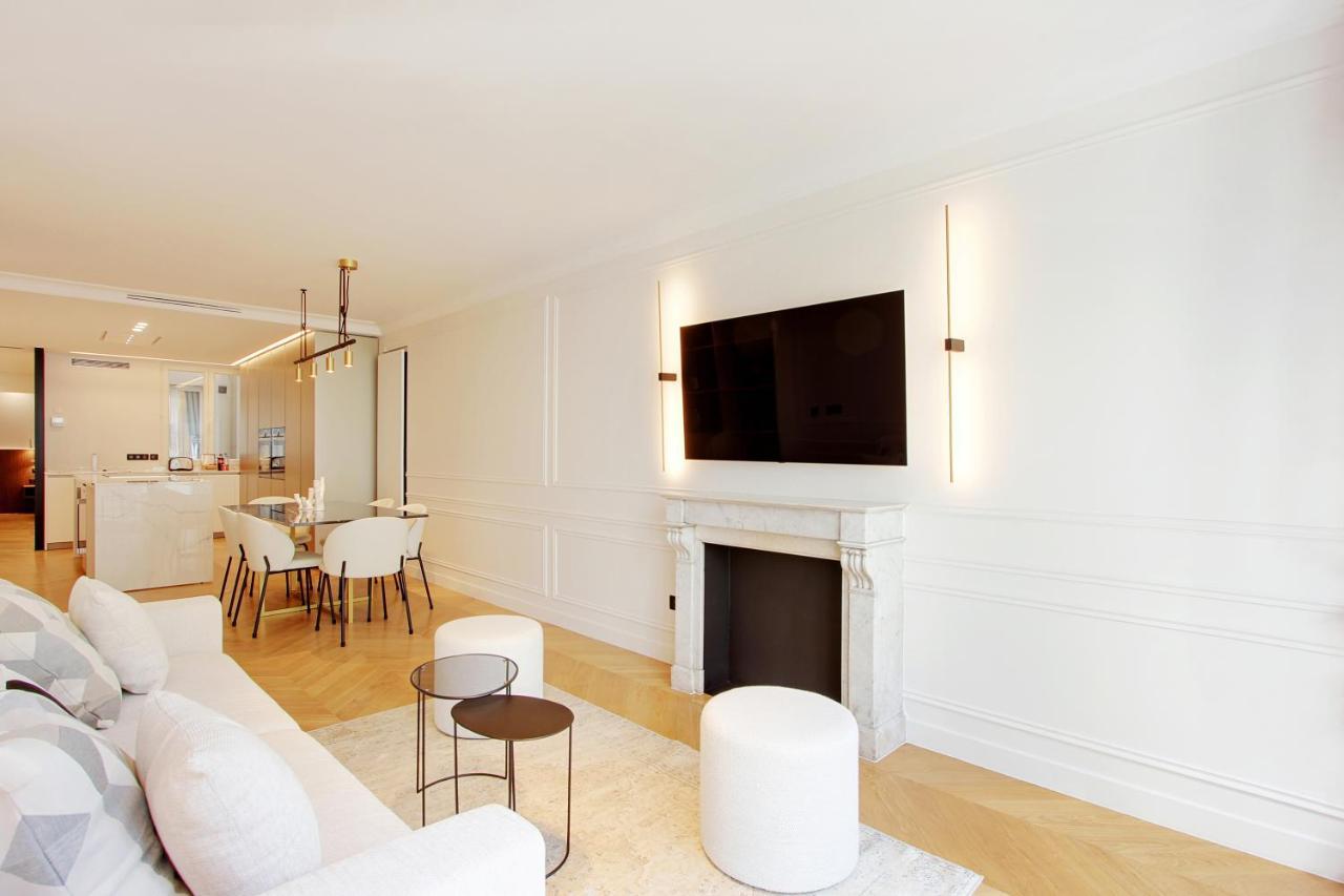 Apartamento Stunning With View At The Very Heart Of *