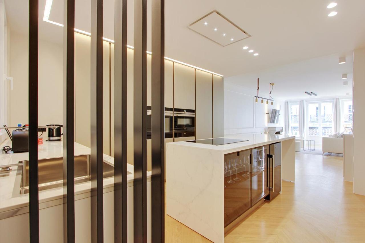 Stunning With View At The Very Heart Of Apartamento Paris