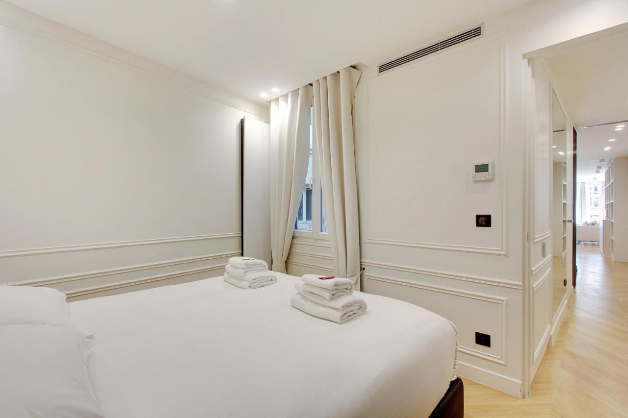 Stunning With View At The Very Heart Of Paris
