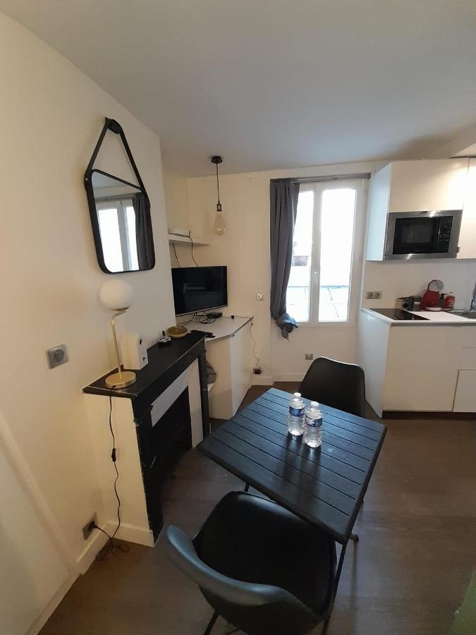 Studio équipé Métro Abbesses à Montmartre Appartement *