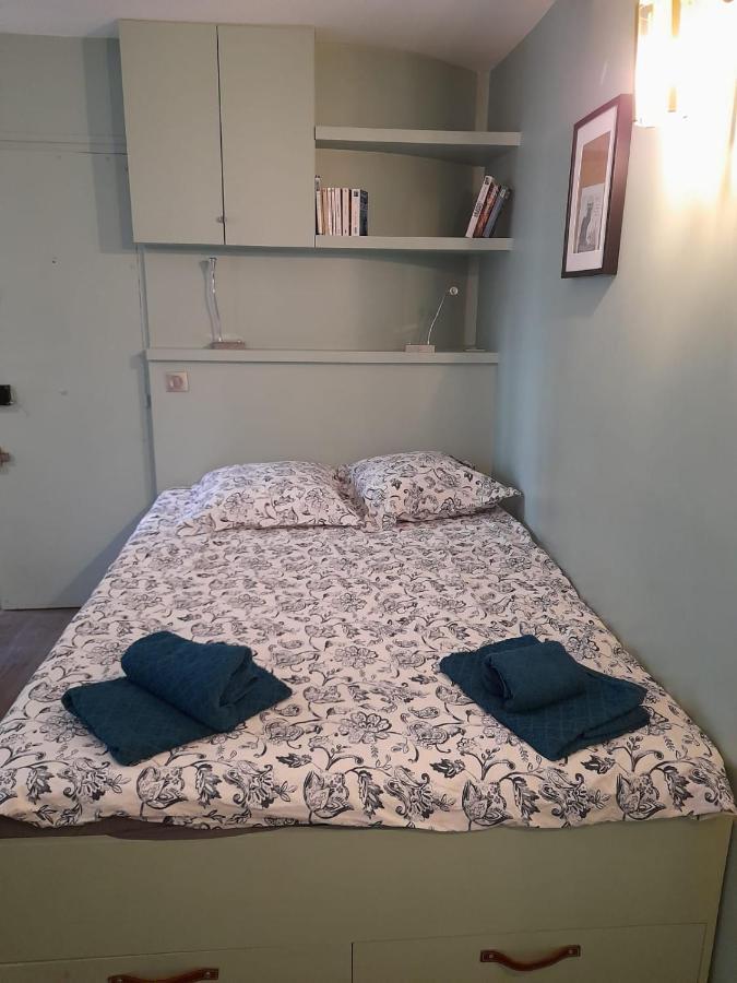 Studio équipé Métro Abbesses à Montmartre Appartement *
