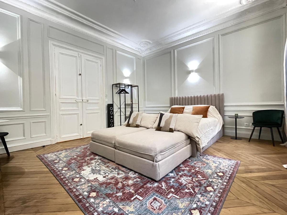 Apartment Cozy Studio Champs Elysee Arc De Triomphe 1 Paris