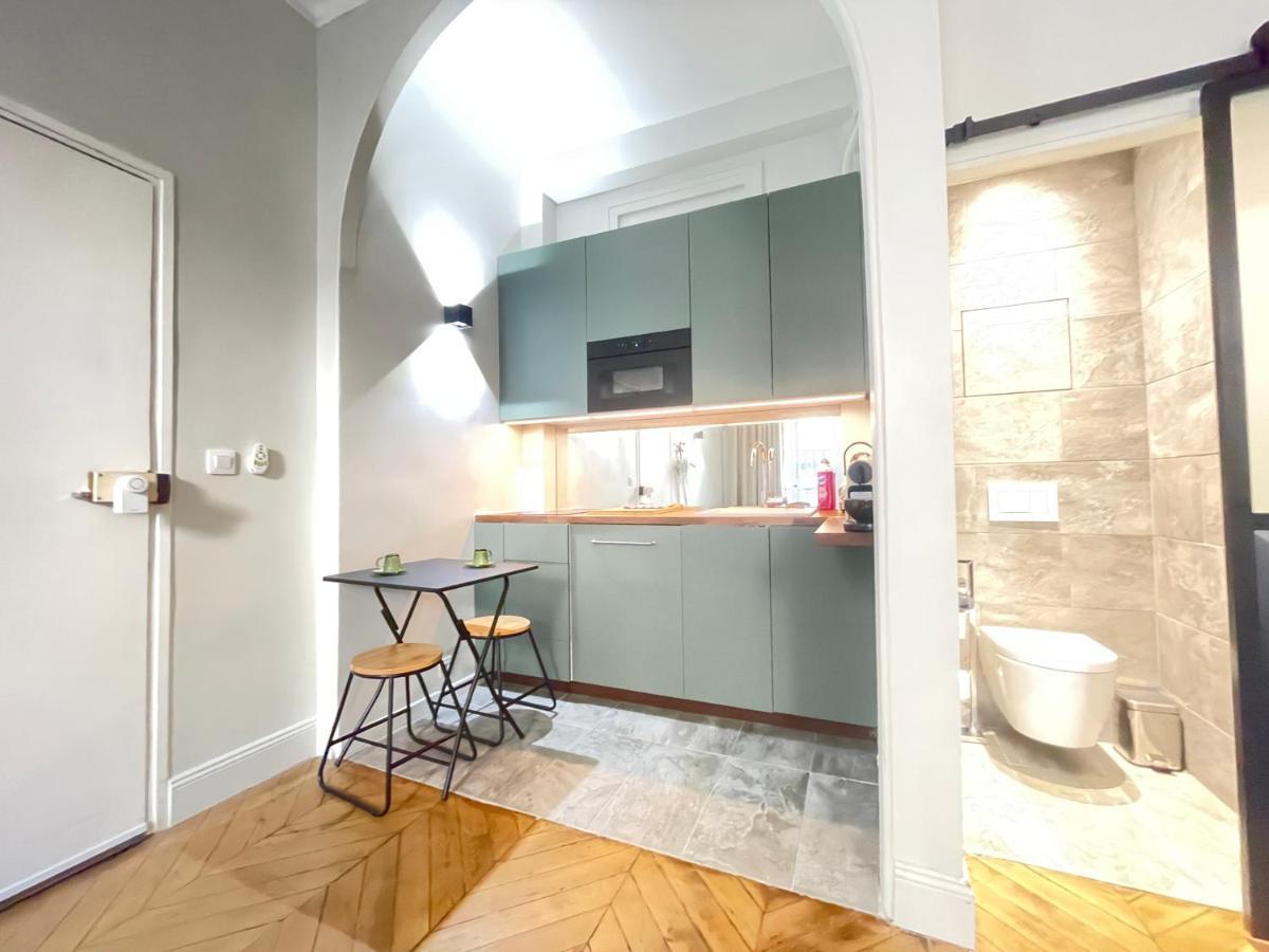 Appartement Cozy Studio Champs Elysée Arc De Triomphe 2 Paris