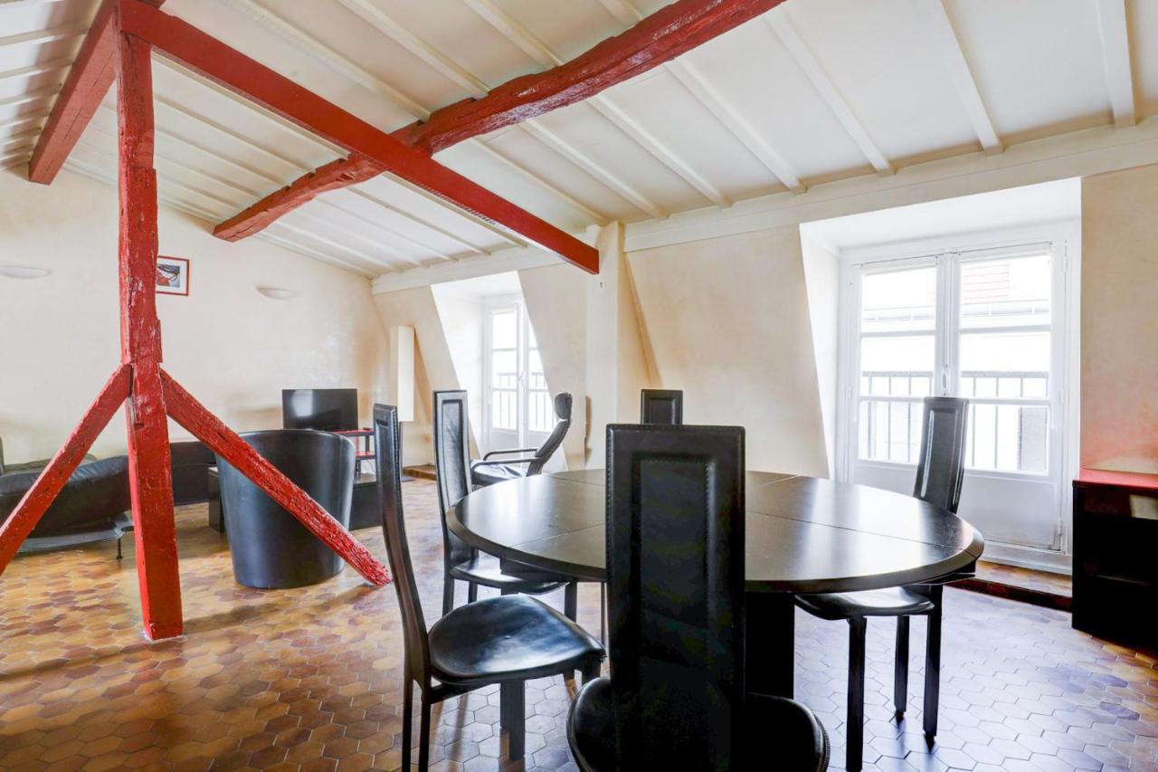Latin Quarter Duplex Apartamento