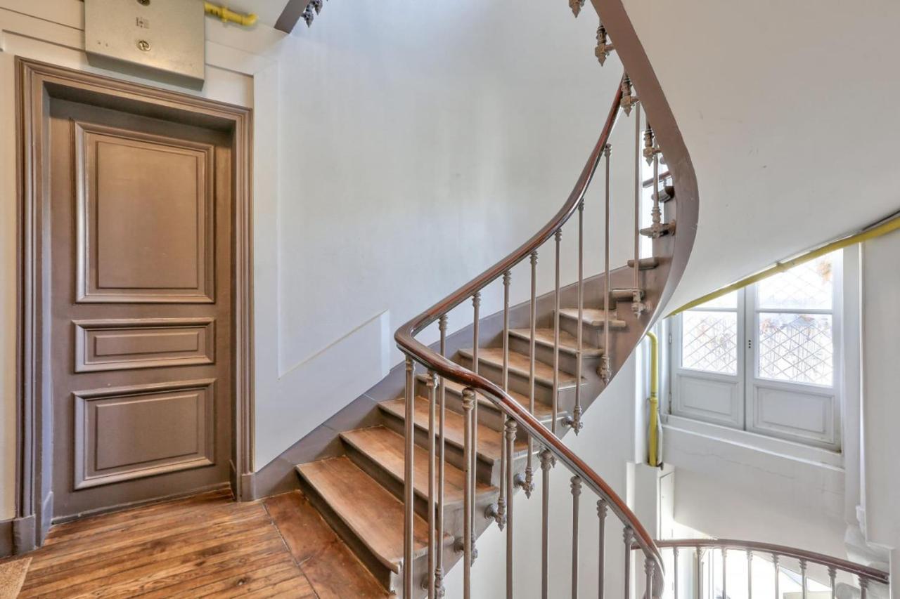 Beautiful Apartment In Belleville Apartment Paris