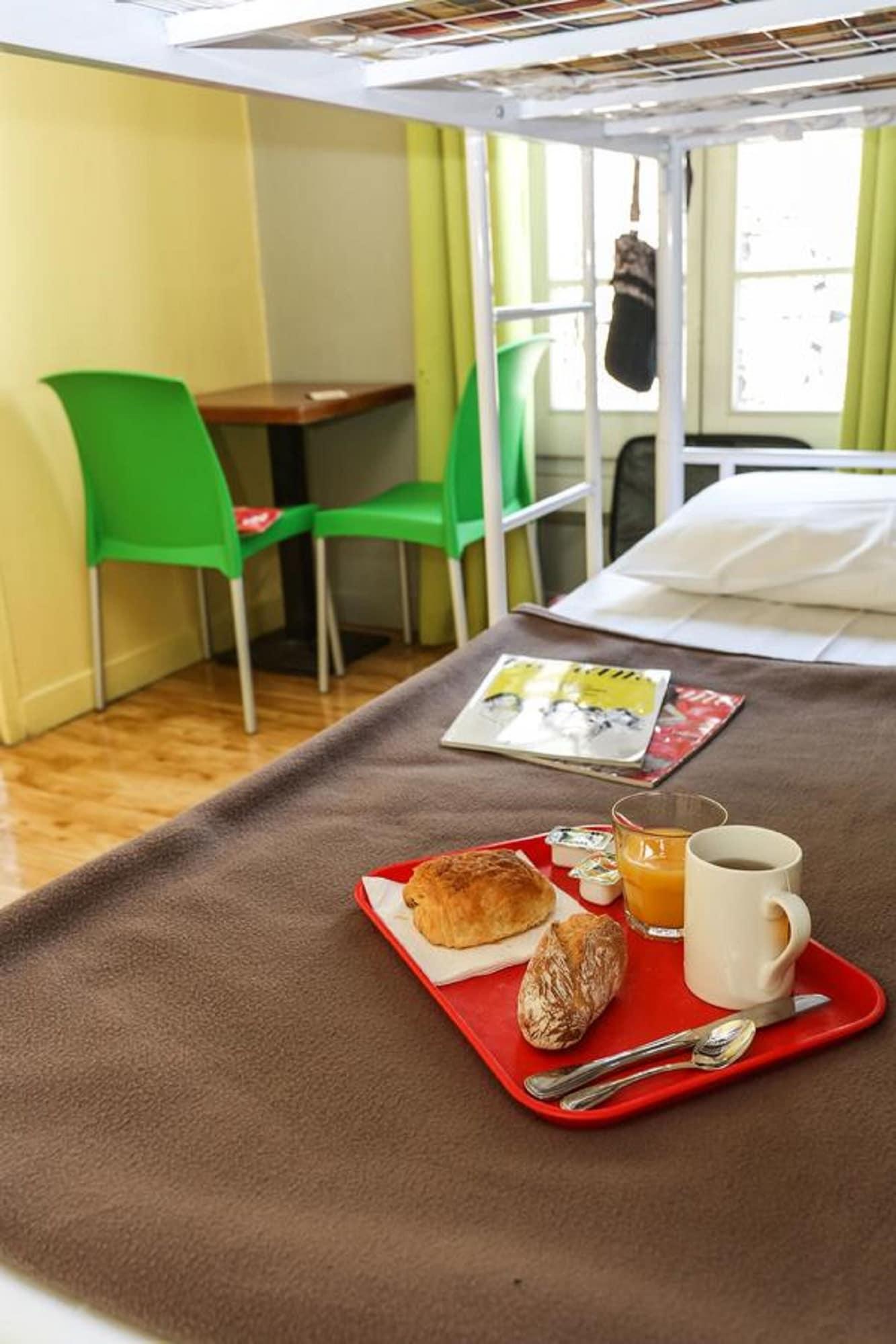 Le Montclair Montmartre By River Hostel