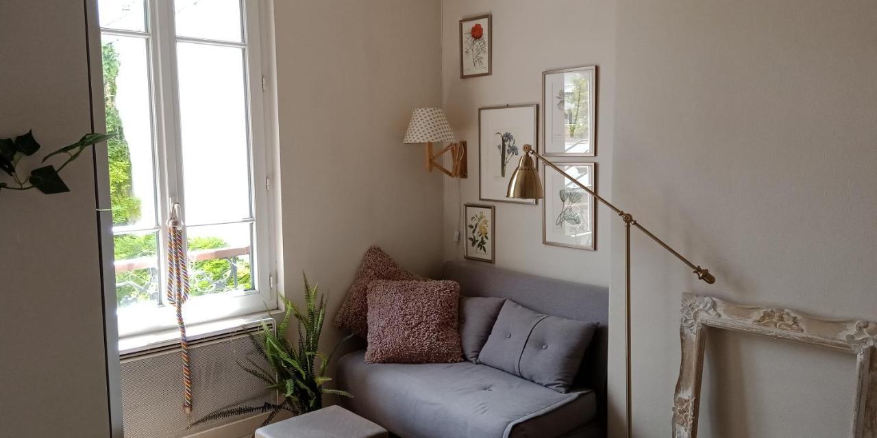 Apartment Authentic House Small, Bright And Calm Paris