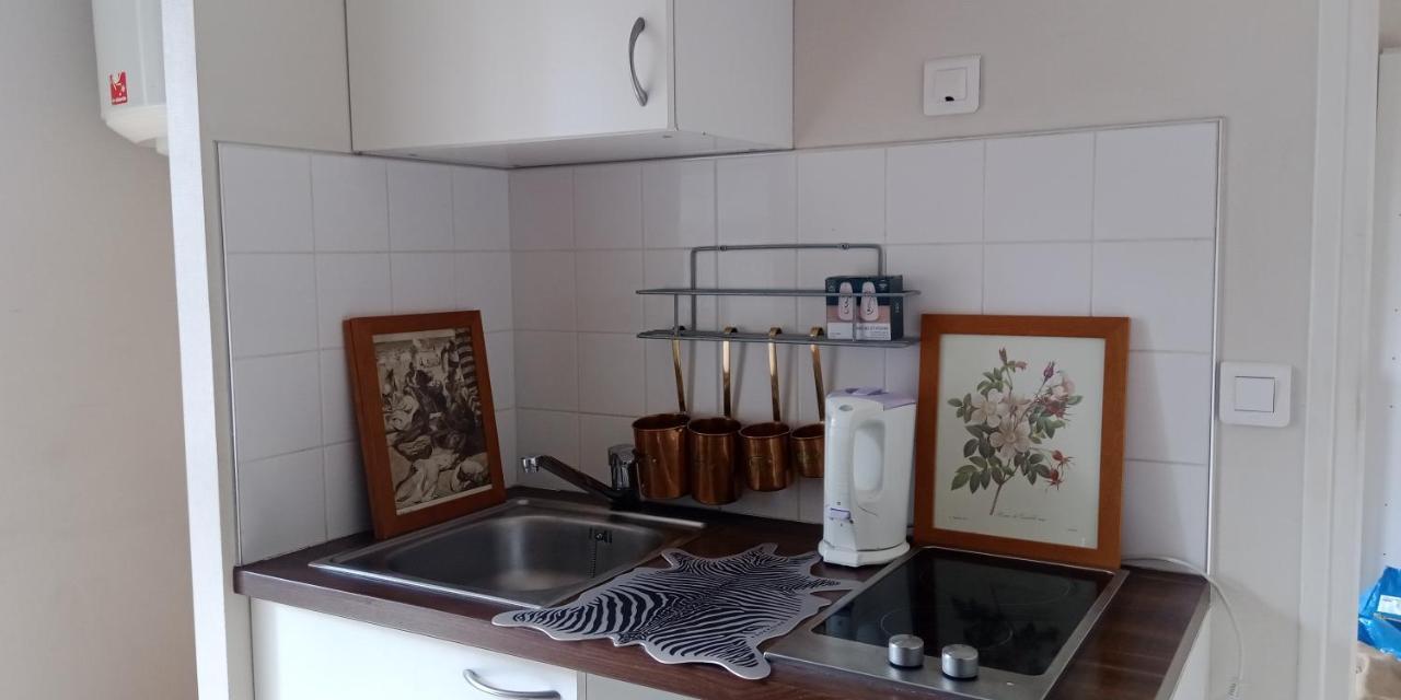 Authentic House Small, Bright And Calm Appartement Paris