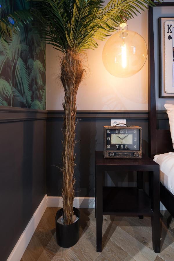Apartment The Royal Elysee Paris