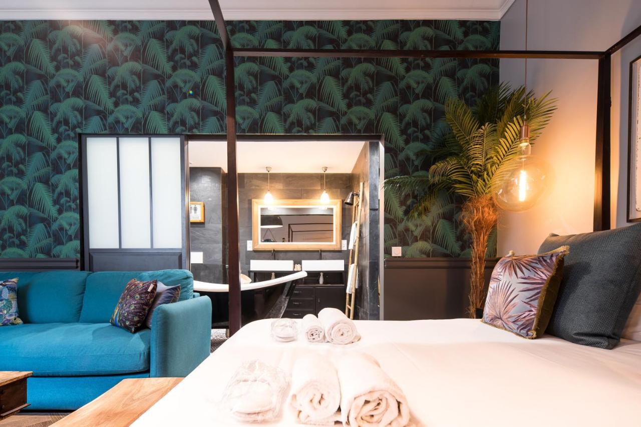 The Royal Elysee Apartment *