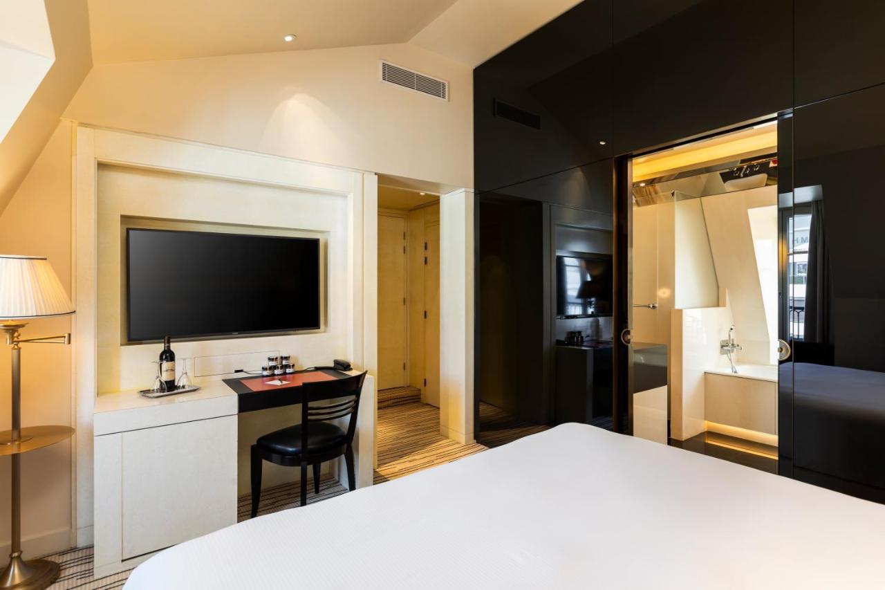 Montaigne Paris