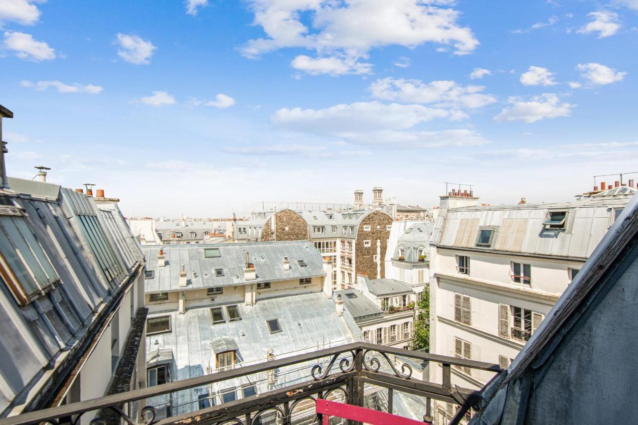 Artists' On The Roofs Of Montmartre - Welkeys * Paris