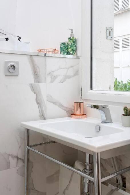 Apartment Architect S Designer Studio Walking Distance To The Eiffel Tower *