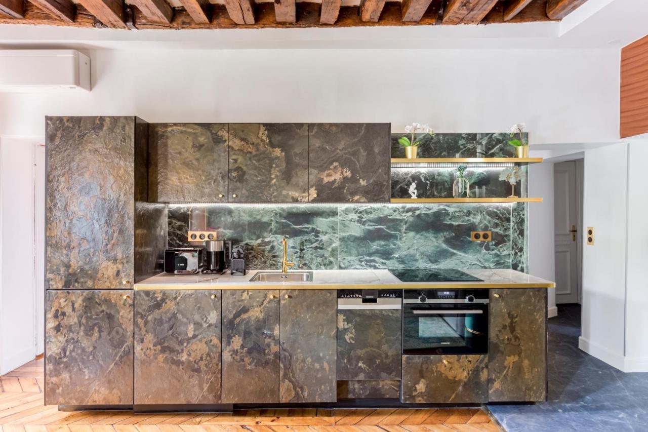 Luxury 3 Bedrooms 3 Bathrooms In Le Marais Paris