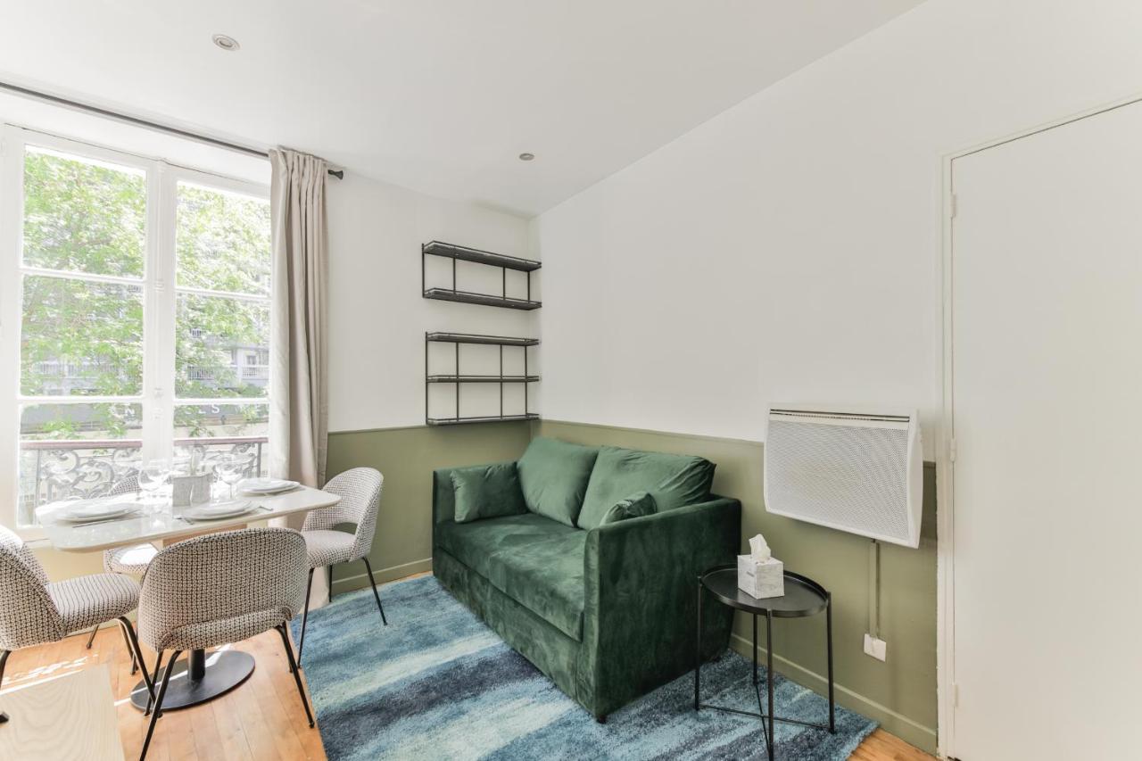 Independant Flat: Canal St Martin&trains Stations! Apartamento Paris