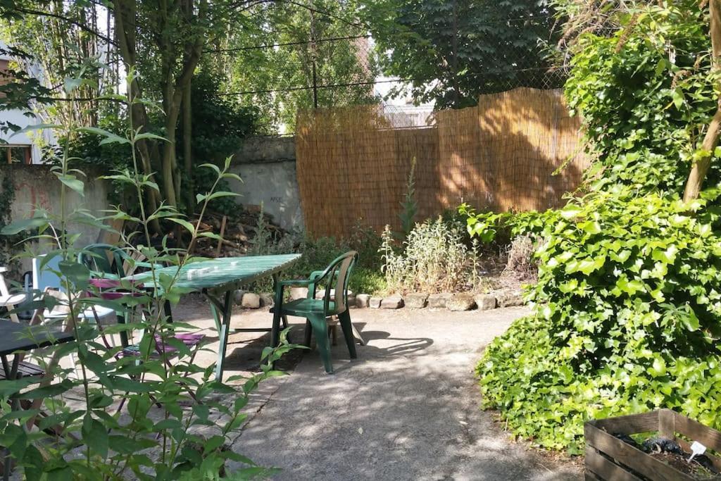 Apartment Superbe Duplex Avec Jardin Partage A Menilmontant *