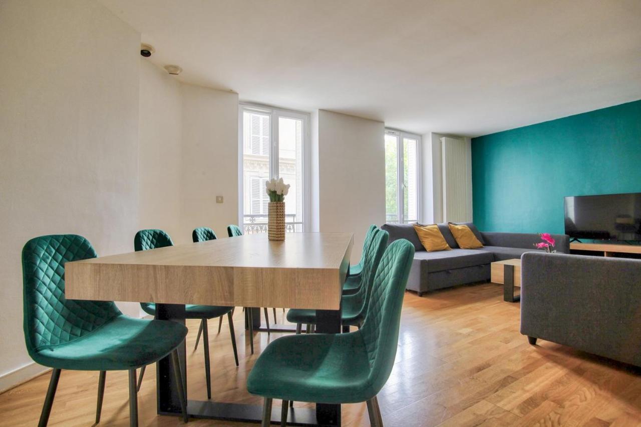 2 Bedrooms Tour Eiffel Breteuil *