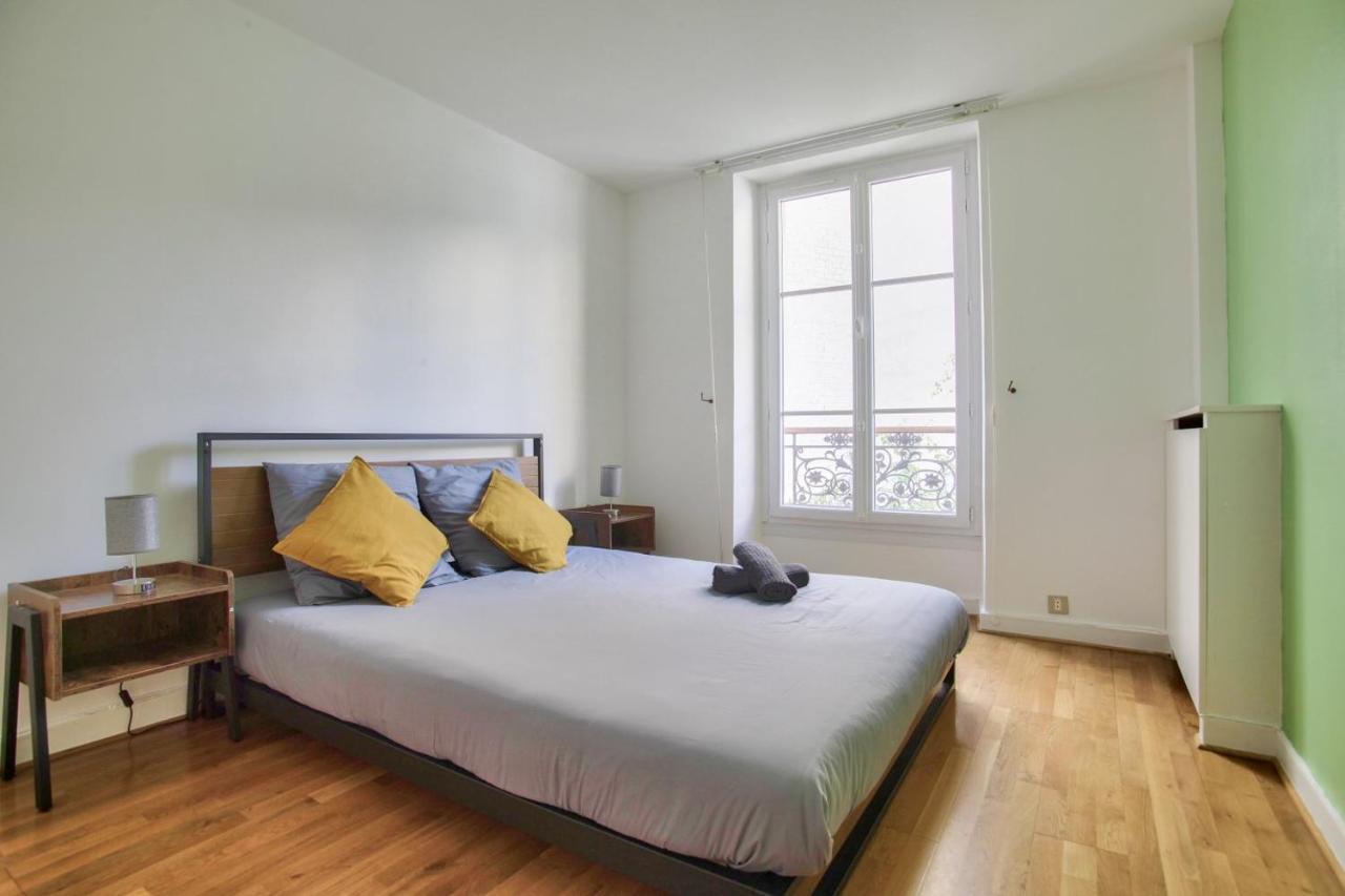 2 Bedrooms Tour Eiffel Breteuil Apartment