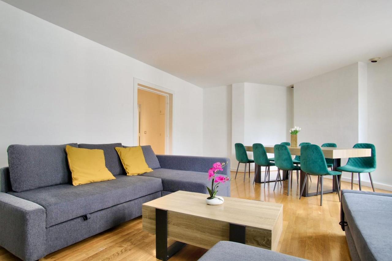 2 Bedrooms Tour Eiffel Breteuil Apartment *