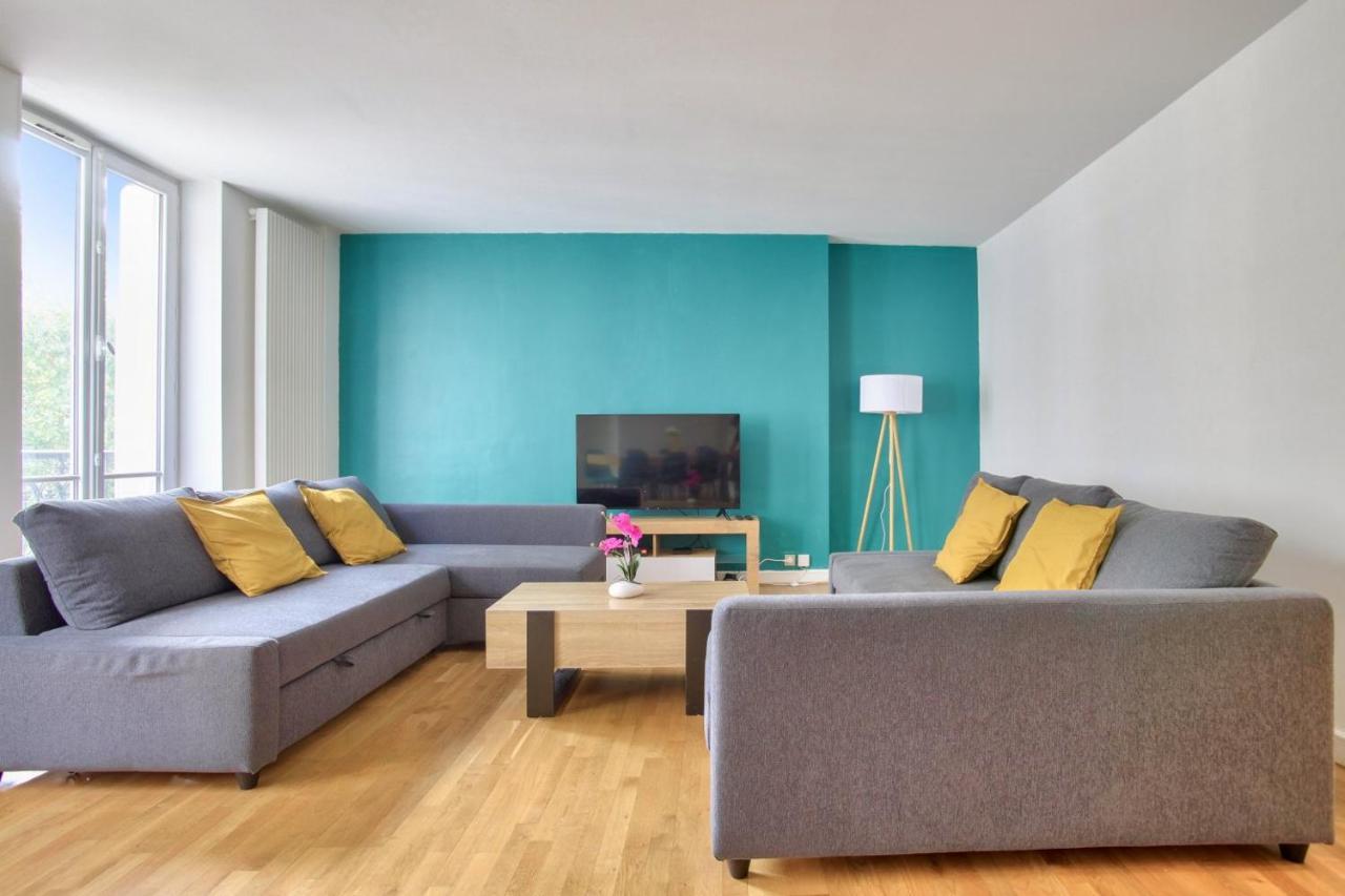 2 Bedrooms Tour Eiffel Breteuil