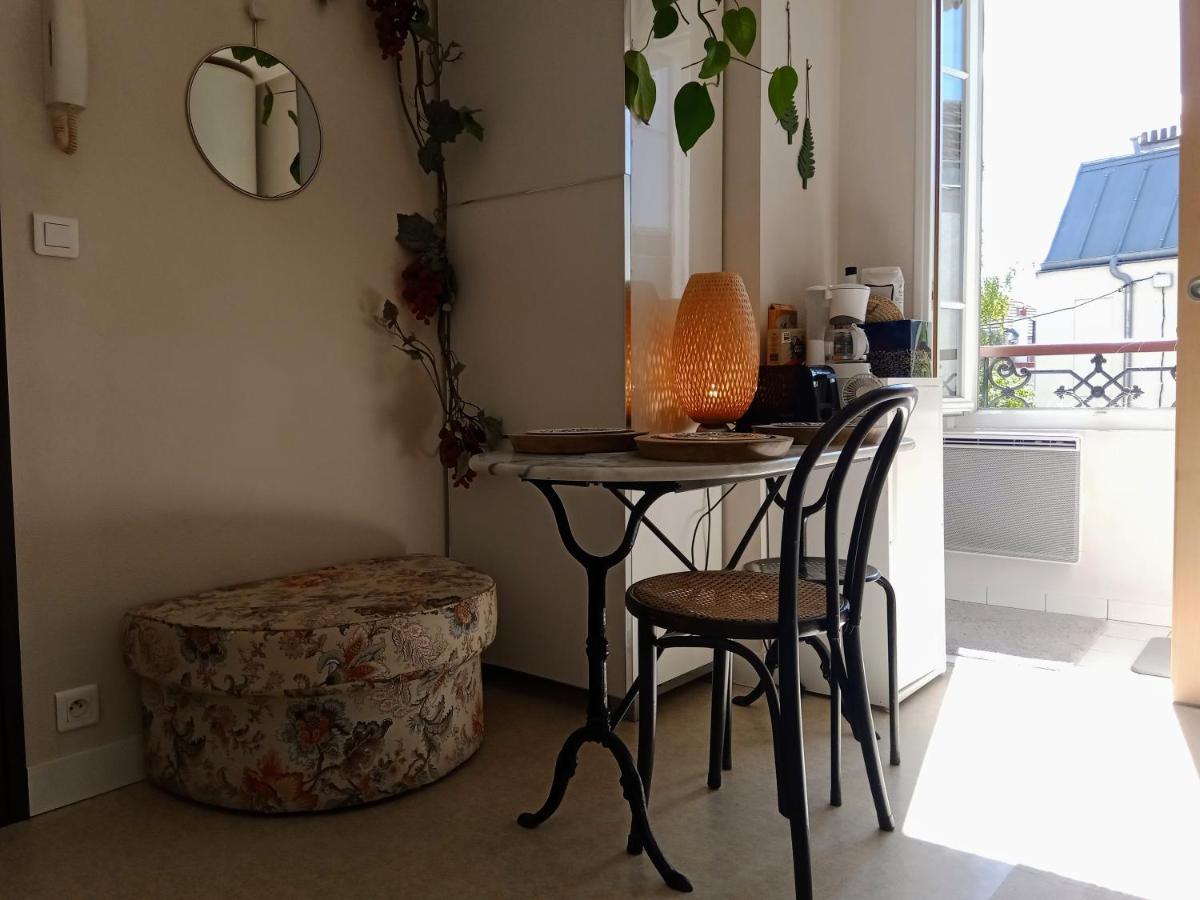 Apartment Authentic House Small, Bright And Calm Paris