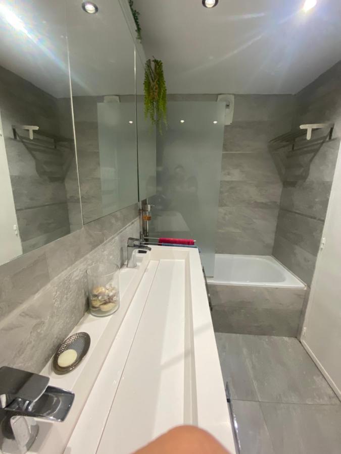 3 Bedrooms In Heart Of With A Unique View Of Free Wifi * Paris