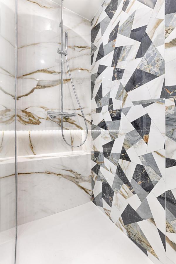 Unique Luxury Parisian Flat 2br/6p -champs Elysees Apartamento *