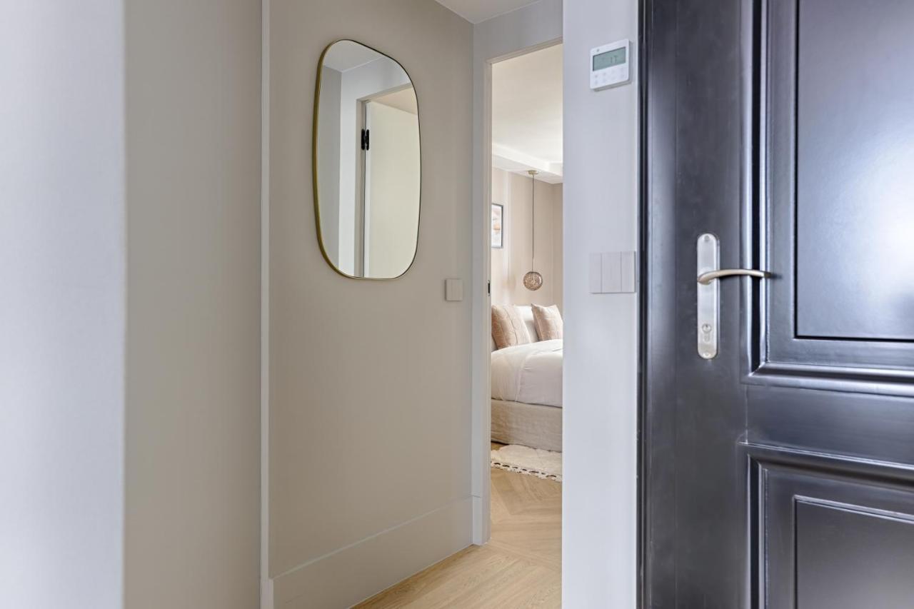 Apartamento Unique Luxury Parisian Flat 2br/6p -champs Elysees