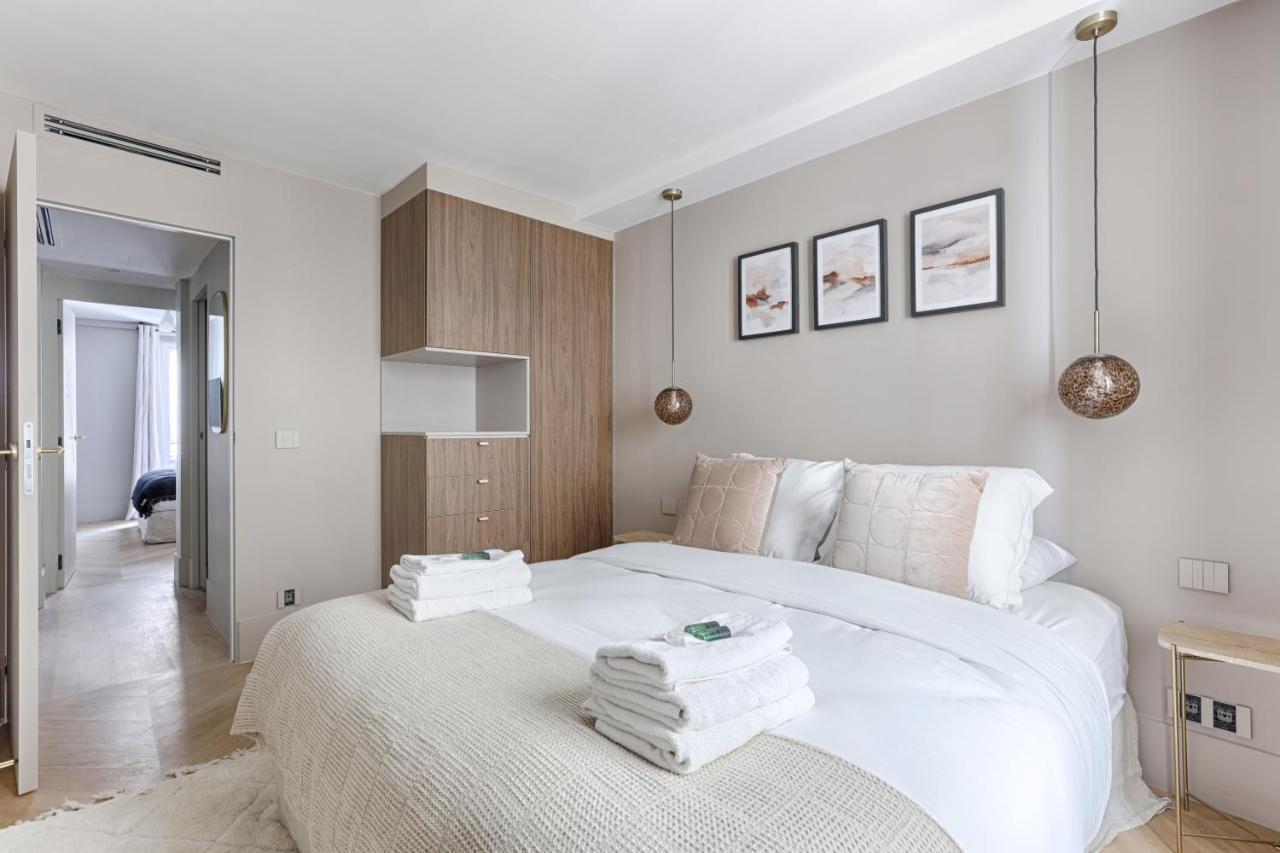 Apartamento Unique Luxury Parisian Flat 2br/6p -champs Elysees