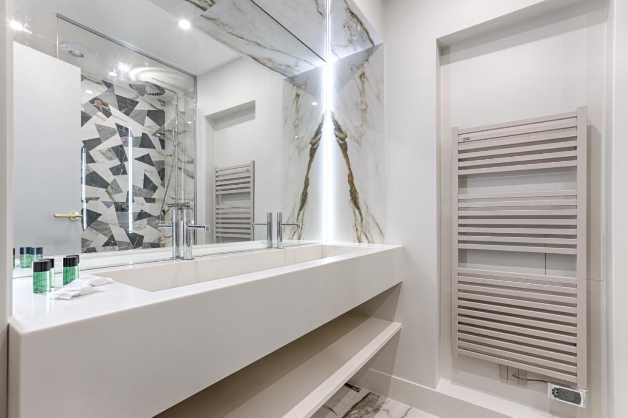 Apartamento Unique Luxury Parisian Flat 2br/6p -champs Elysees Paris