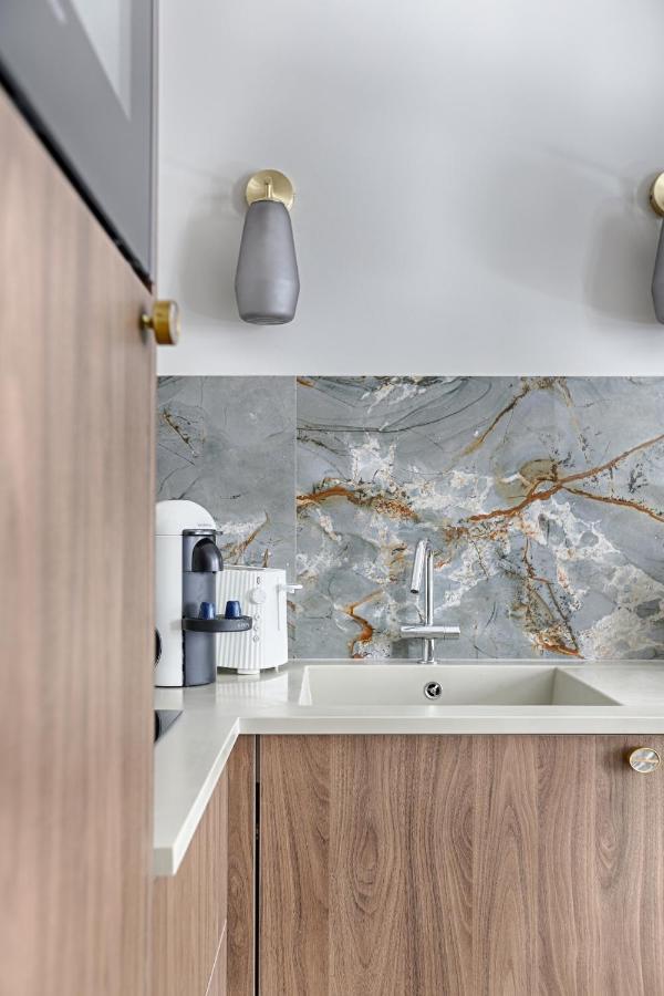 Unique Luxury Parisian Flat 2br/6p -champs Elysees Apartamento