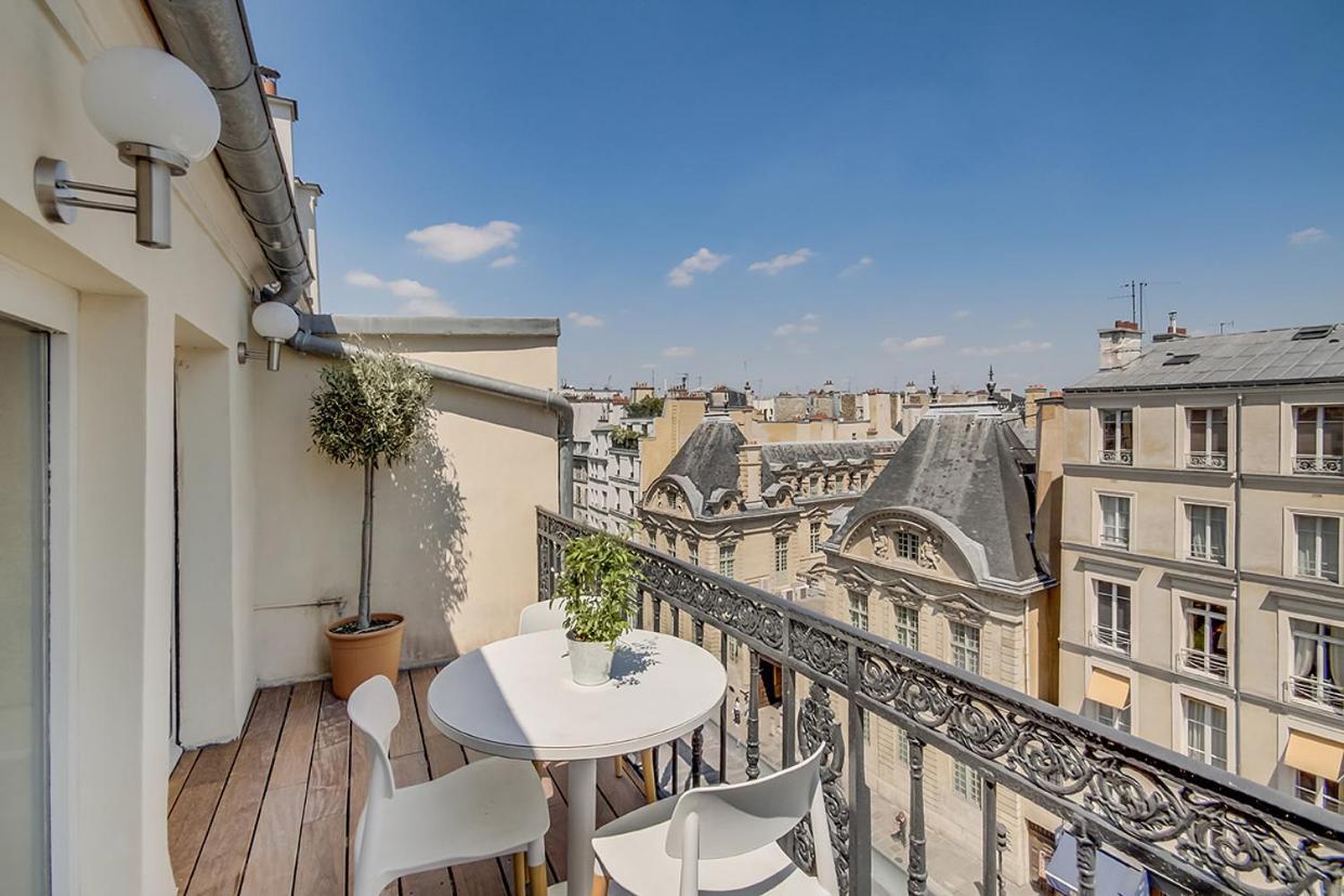 Beautiful With A Terrace In Le Marais Paris
