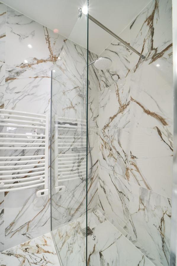 Superbe Studio Refait A Neuf * Paris