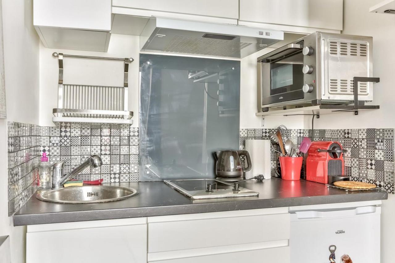 Apartment 2 Flat In The Heart Of Montmartre