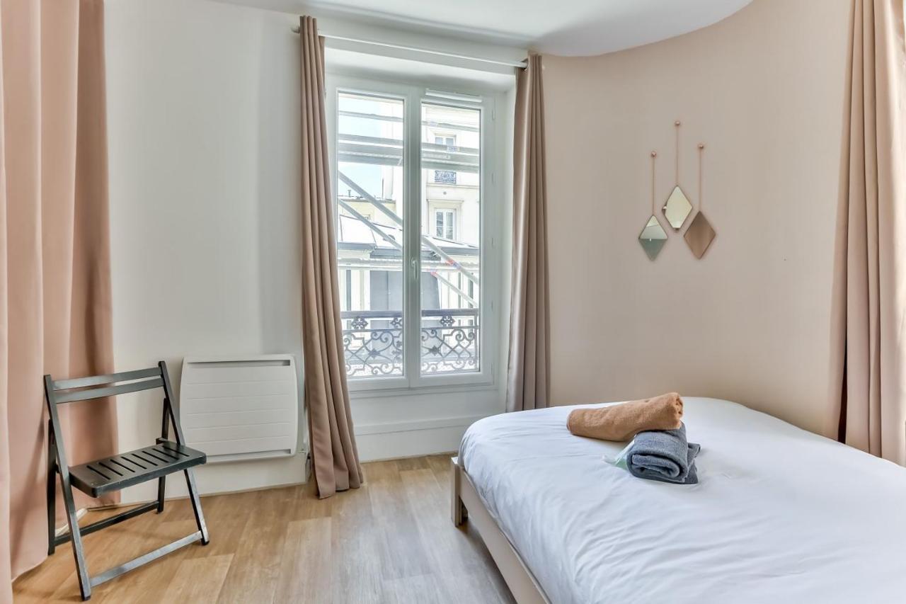 Apartment 2 Flat In The Heart Of Montmartre