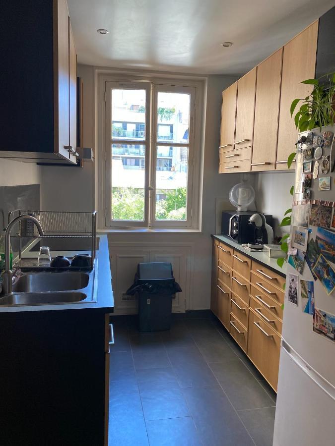 Grand F2 Avec Vue Sur La Maison De Georges Brassens Apartment Paris