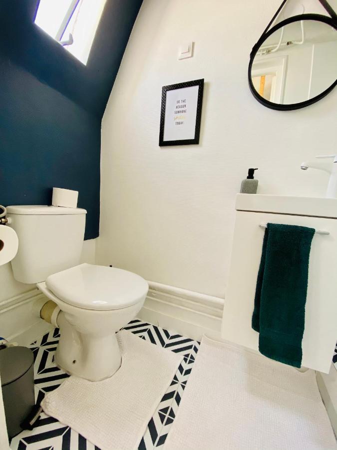 Apartment Direct Views Of Eiffel Tower & Sacre-coeur From Mezzanine - 10 Mins To Center Paris