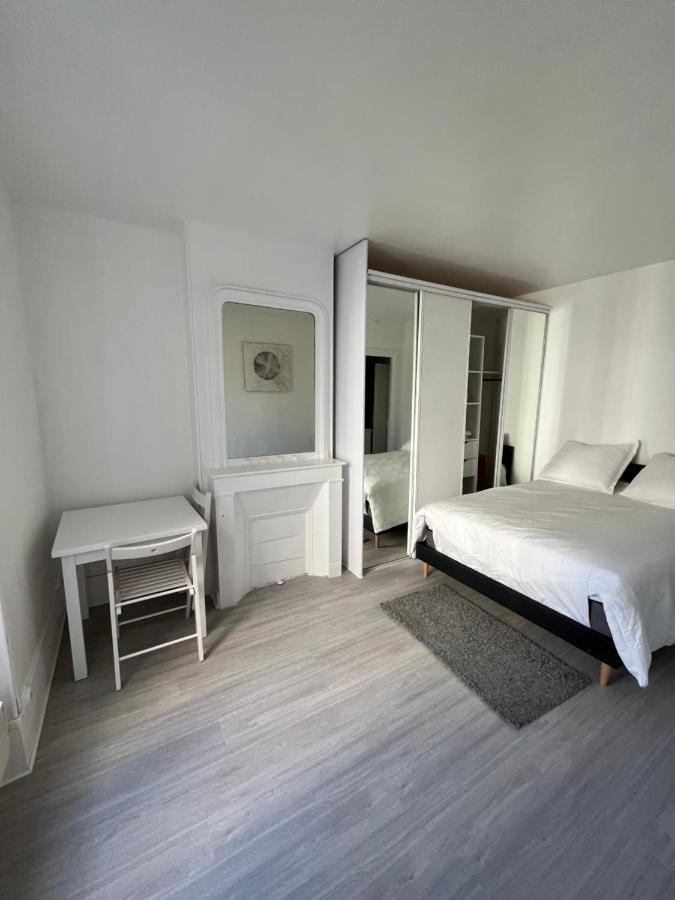 Du Commerce De Apartment Paris