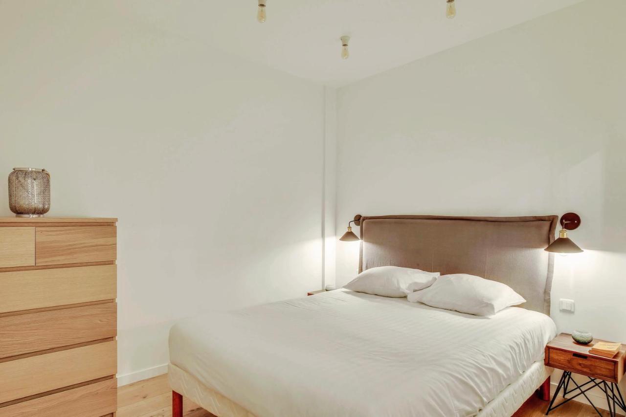 & Stylish Renovated Parisian / 6-8 Guests Apartment Paris