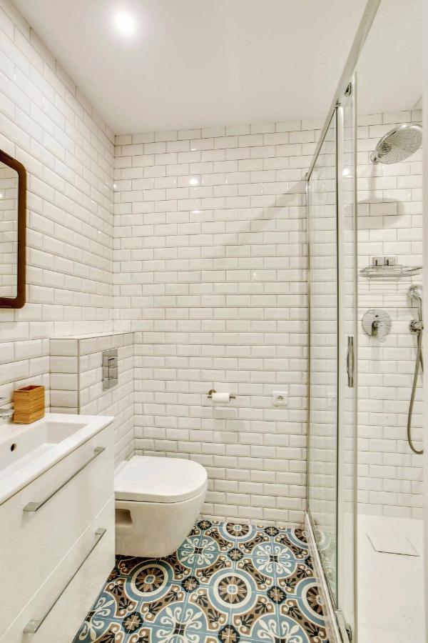 & Stylish Renovated Parisian / 6-8 Guests