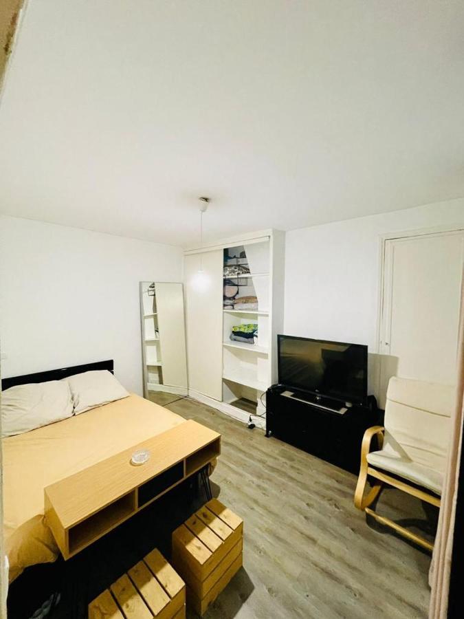 En Plein Coeur Du 10eme Et Proche De Plusieurs Gares Appartement *