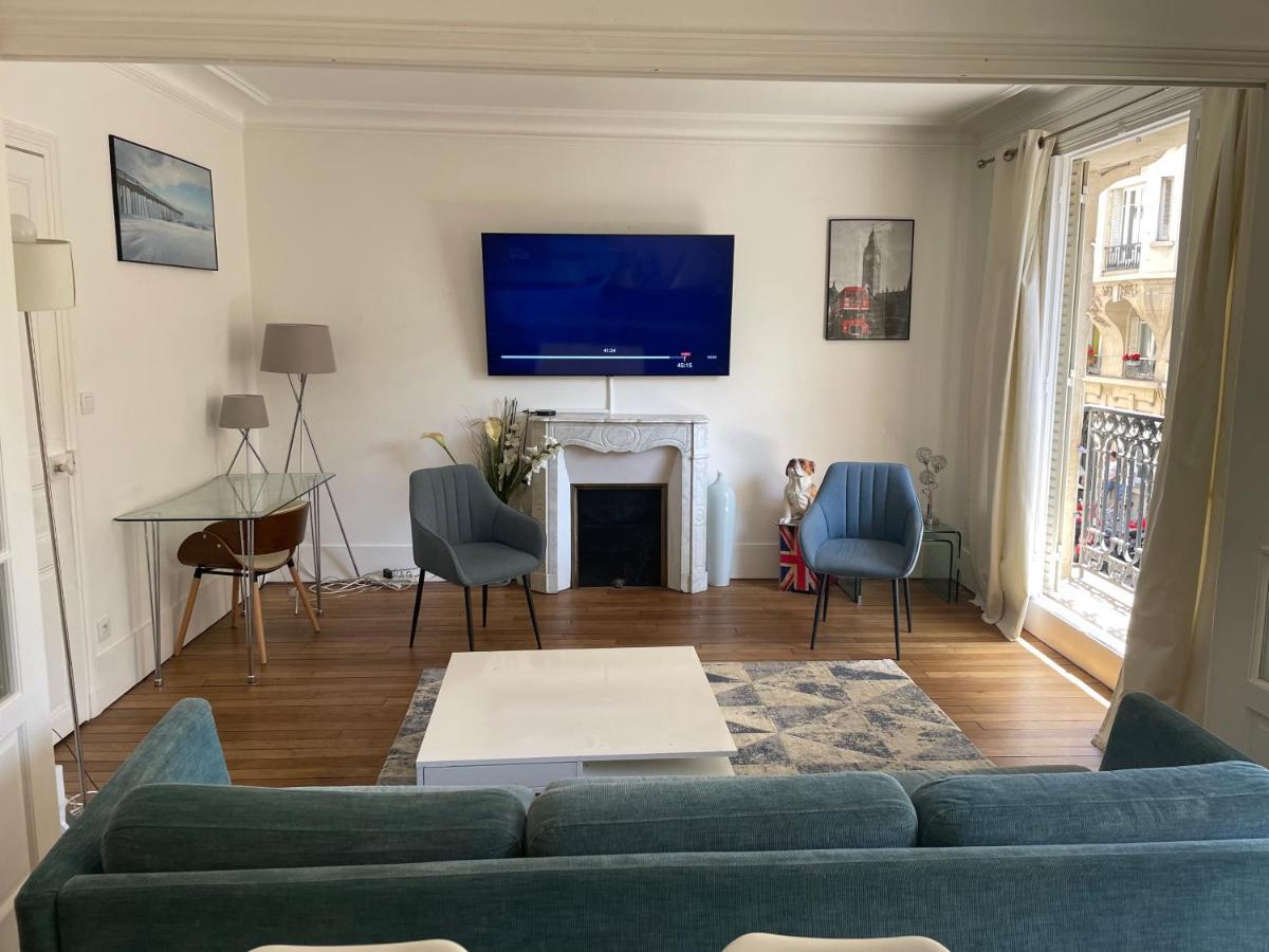 Apartment Tour Eiffel