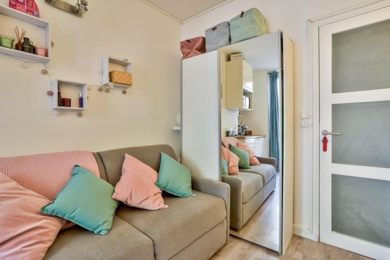 Small Parisian Cocoon Located In The 18th District * Paris