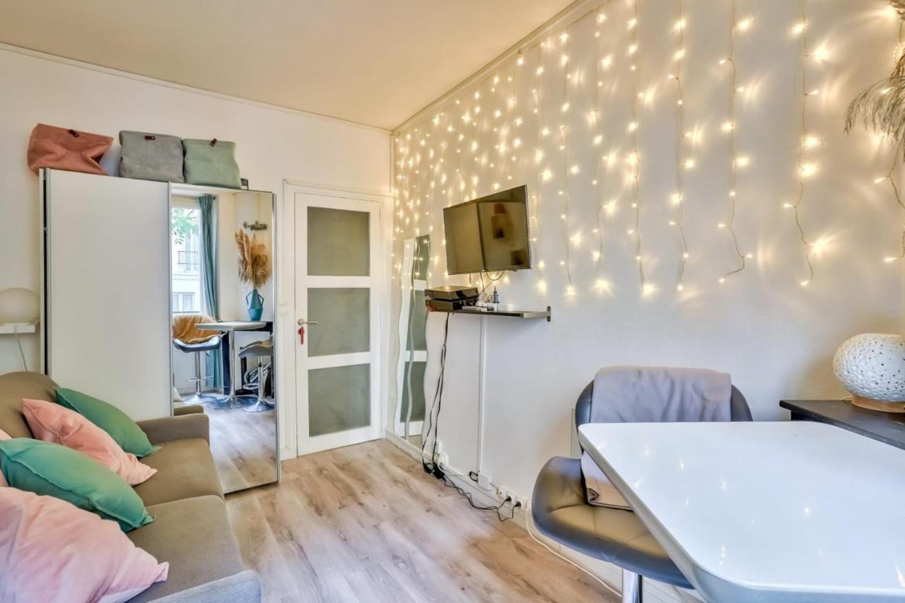 Apartment Small Parisian Cocoon Located In The 18th District Paris