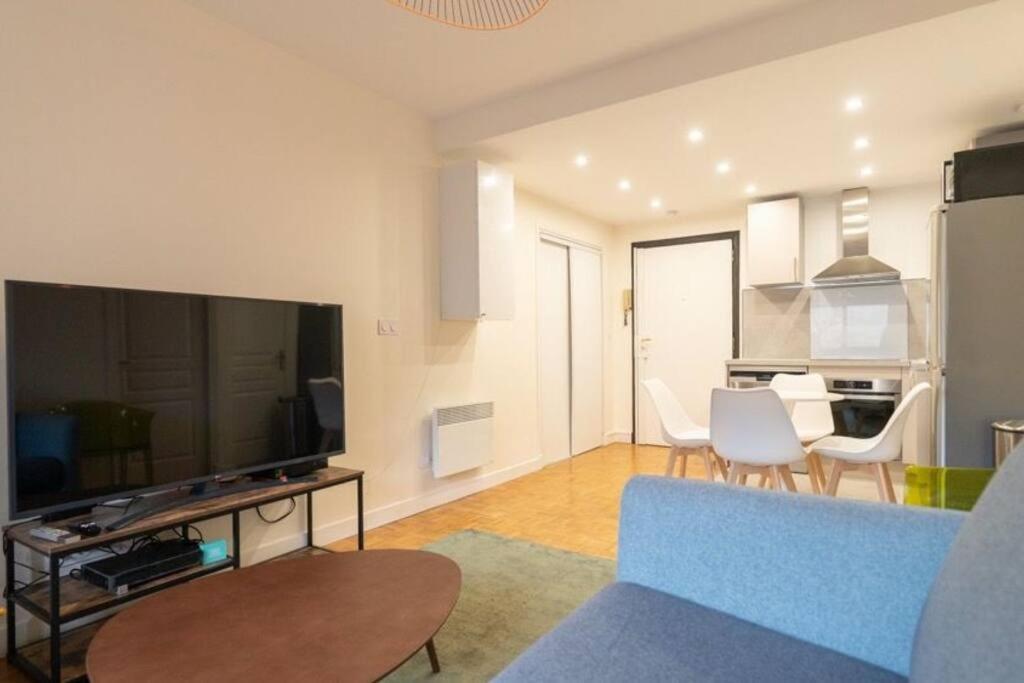 Appartement Cœur 16eme, Standing Et Calme