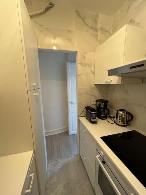 Du Commerce De Apartment Paris