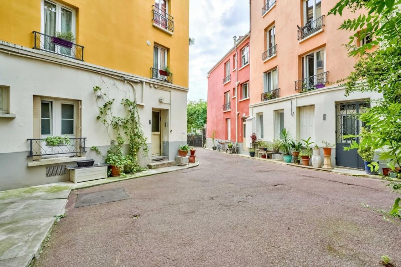 Small Parisian Cocoon Located In The 18th District Paris